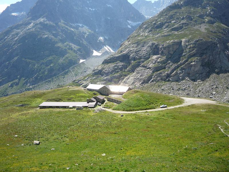 P1060139.JPG - Le refuge Héléna 2062m